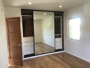 2010 Virginia Ave, Unit D in Santa Monica, CA - Foto de edificio - Building Photo