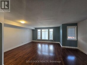 72 CASTLE GLEN Crescent in Ottawa, ON - Building Photo - Building Photo