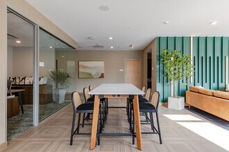 Dash Downers Grove in Downers Grove, IL - Building Photo - Lobby