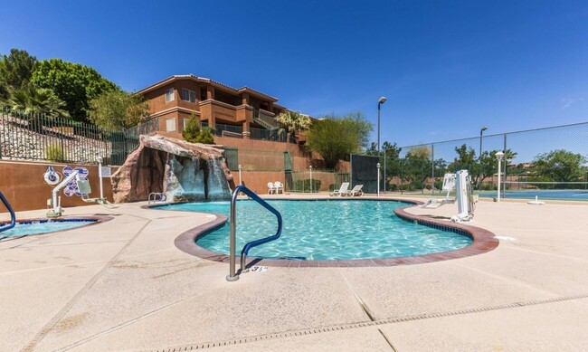 555 Highland Dr, Unit 121 in Mesquite, NV - Foto de edificio - Building Photo