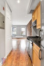 202 E 13th St, Unit 2B in New York, NY - Building Photo - Building Photo