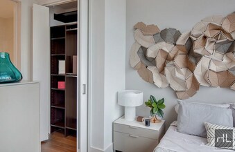 East 44th Street, Unit 25C in New York, NY - Building Photo - Building Photo