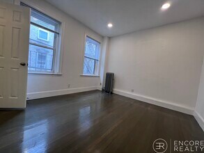 111 Park Dr in Boston, MA - Foto de edificio - Building Photo