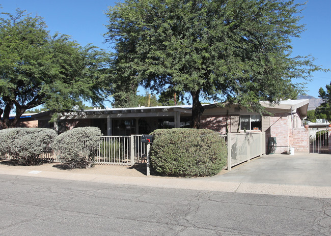 5829-5831 E North St in Tucson, AZ - Building Photo - Building Photo