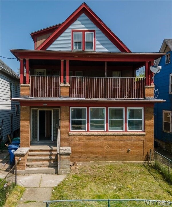 1348 Pierce Ave in Niagara Falls, NY - Building Photo