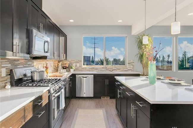 property at 10610 SE 187th Pl