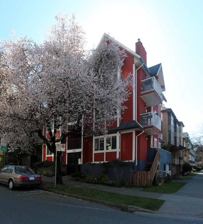 1388 Haro St in Vancouver, BC - Building Photo - Building Photo