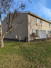 220 Main St in New Hartford, CT - Building Photo - Building Photo