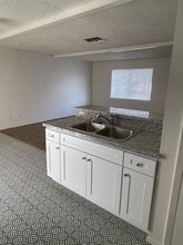 900 Valhalla Dr in Bakersfield, CA - Building Photo - Building Photo
