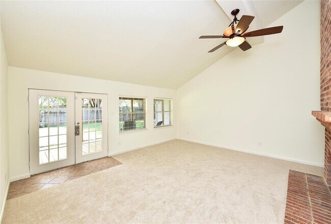 2035 Shorewood Ln in Sugar Land, TX - Foto de edificio - Building Photo