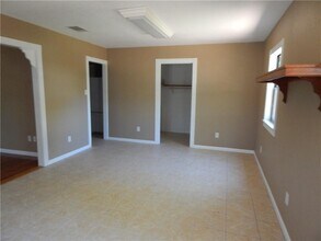 330 E Cedar St in Bertram, TX - Building Photo - Building Photo