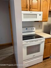 609 Main St in Avoca, PA - Foto de edificio - Building Photo