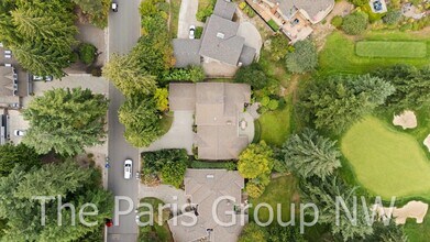 2532 Sahalee Dr W in Sammamish, WA - Building Photo - Building Photo