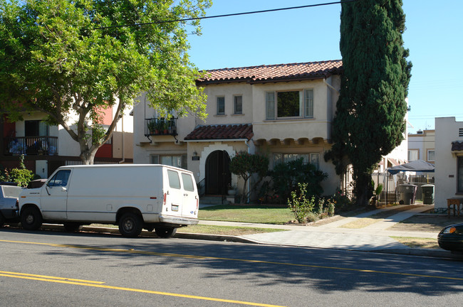 1320 E Wilson Ave in Glendale, CA - Building Photo - Building Photo