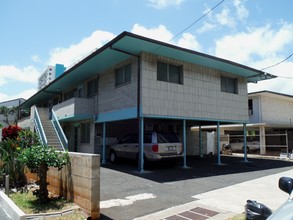 712 Ekela Ave in Honolulu, HI - Building Photo - Building Photo