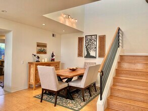 2501 Avenita Alpera in Tustin, CA - Building Photo - Building Photo