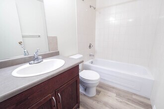 Heritage Place in Edmonton, AB - Building Photo - Building Photo