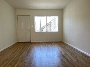 7910 Kester Ave in Los Angeles, CA - Building Photo - Building Photo