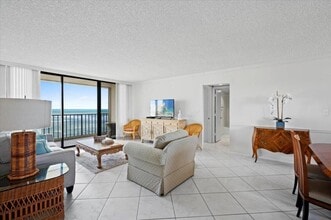 100 Ocean Trail Way, Unit 1403 in Jupiter, FL - Foto de edificio - Building Photo