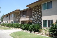 Clifton Plaza Apartments in Anaheim, CA - Building Photo - Building Photo