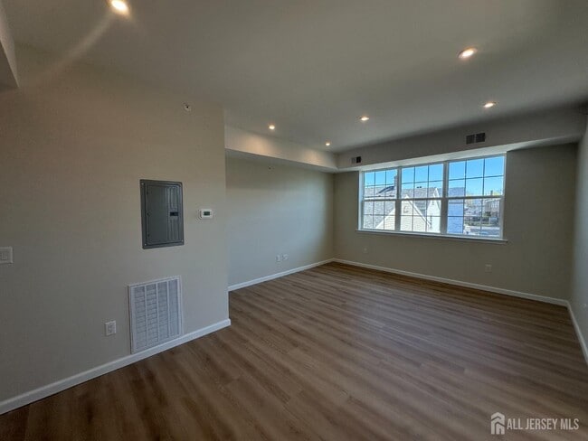 88 Louis St in New Brunswick, NJ - Foto de edificio - Building Photo