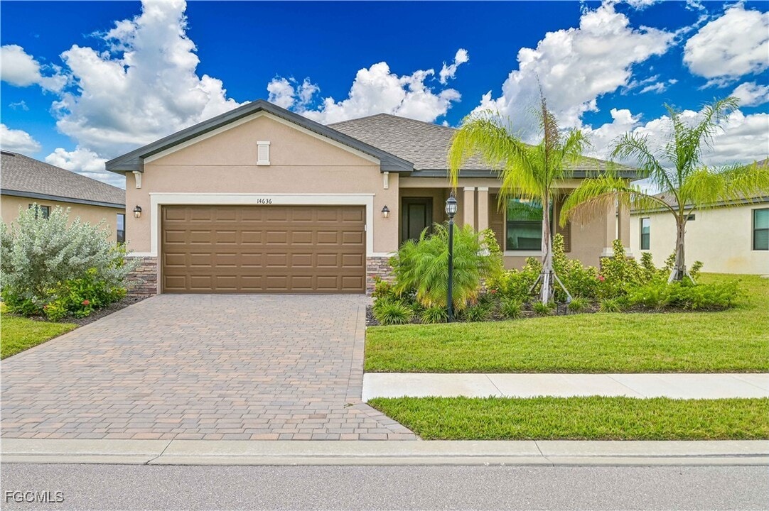 14636 Palamos Cir in Ft. Myers, FL - Building Photo