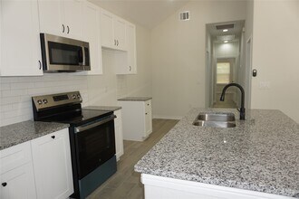 9980 Calendar St in Willis, TX - Building Photo - Building Photo