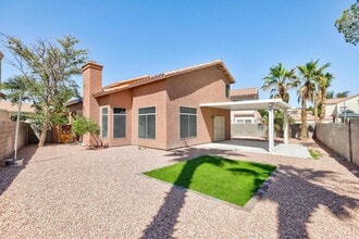 1825 Casa Verde Dr in North Las Vegas, NV - Building Photo - Building Photo
