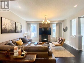 66 Escallonia Ct in Ottawa, ON - Building Photo - Building Photo
