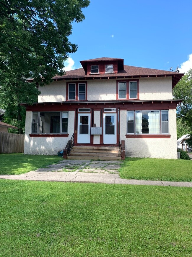 property at 415 9th St S