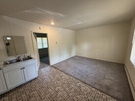 13827 Ironwood Dr NW in Grand Rapids, MI - Building Photo