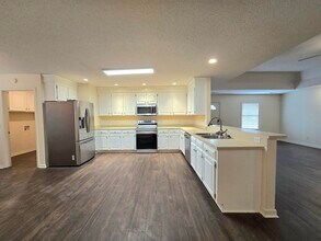 3682 Beacon Dr in Sumter, SC - Building Photo - Building Photo