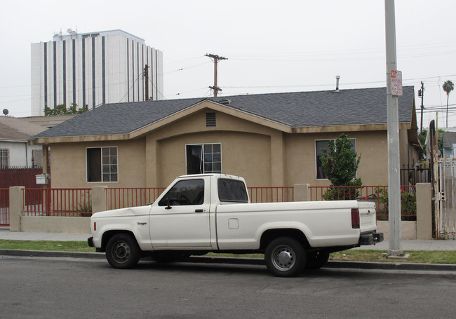 320-322 W Magnolia St in Compton, CA - Foto de edificio - Building Photo