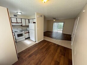 341 Mercury Ave SE-Unit -103 in Palm Bay, FL - Building Photo - Building Photo