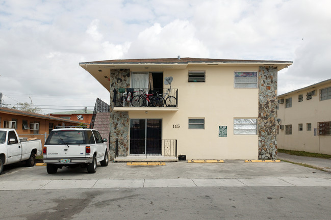 115 W 26th St in Hialeah, FL - Building Photo - Building Photo