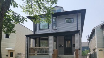 4254 N Tripp Ave in Chicago, IL - Building Photo