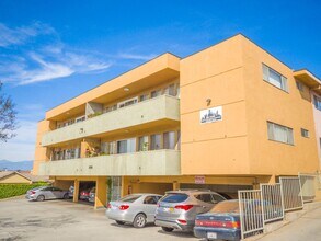 1166 Crenshaw Blvd. in Los Angeles, CA - Building Photo - Building Photo