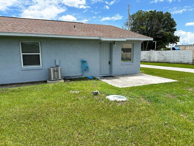 1476 Temple Dr in Kissimmee, FL - Building Photo - Building Photo