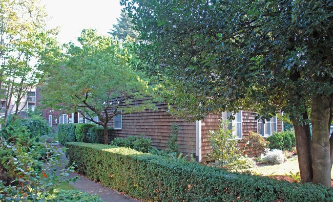Chemeketa House in Salem, OR - Foto de edificio - Building Photo