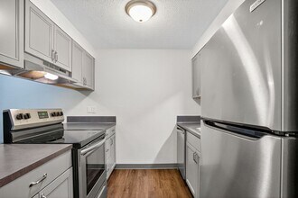 2865 N Clark Ct in Cornelius, OR - Building Photo - Building Photo
