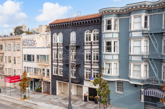 2444-2446 Van Ness Ave in San Francisco, CA - Building Photo - Building Photo