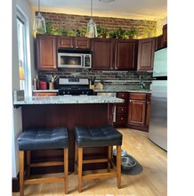 68 Phillips St, Unit 5 in Boston, MA - Foto de edificio - Building Photo
