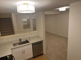 109 Shy Bear Way NW in Issaquah, WA - Building Photo