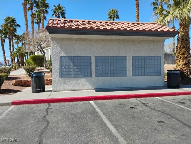 property at 3318 N Decatur Blvd