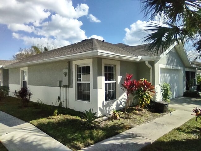 3471 Horse Creek Cir in Melbourne, FL - Building Photo - Building Photo