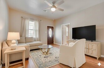 4519 N Main St in Houston, TX - Building Photo - Building Photo