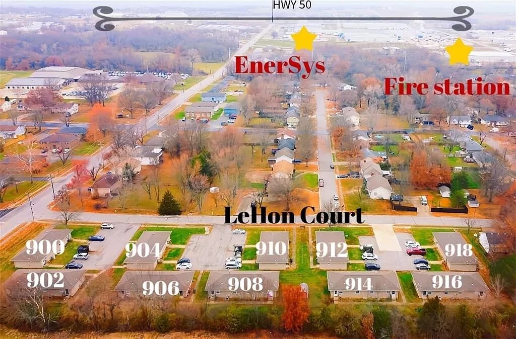 LeHon Court in Warrensburg, MO - Building Photo