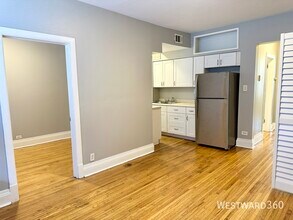 1769 W Greenleaf Ave in Chicago, IL - Building Photo - Building Photo