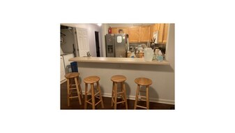 1385 S Donahue Dr in Auburn, AL - Building Photo