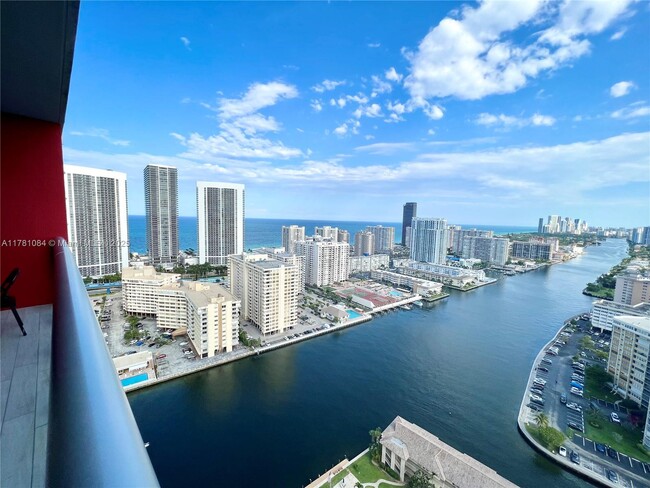 2600 E Hallandale Beach Blvd, Unit T3107 in Hallandale Beach, FL - Building Photo - Building Photo